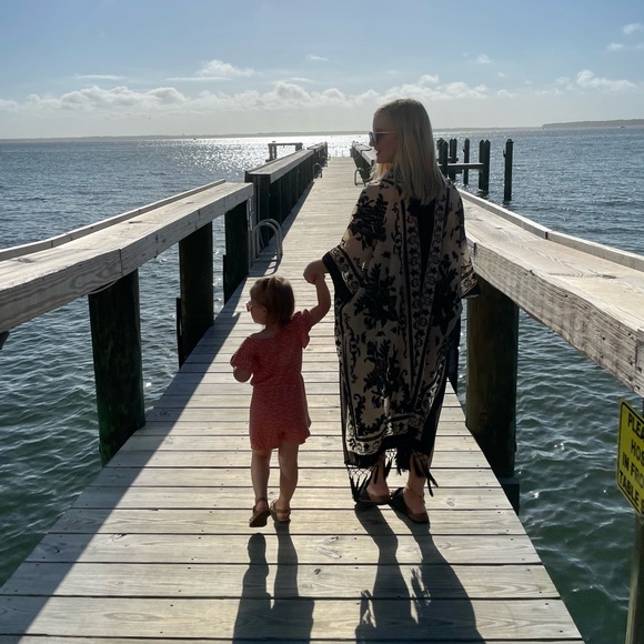 Meet your Posher, Erica - Picture 2 of 8